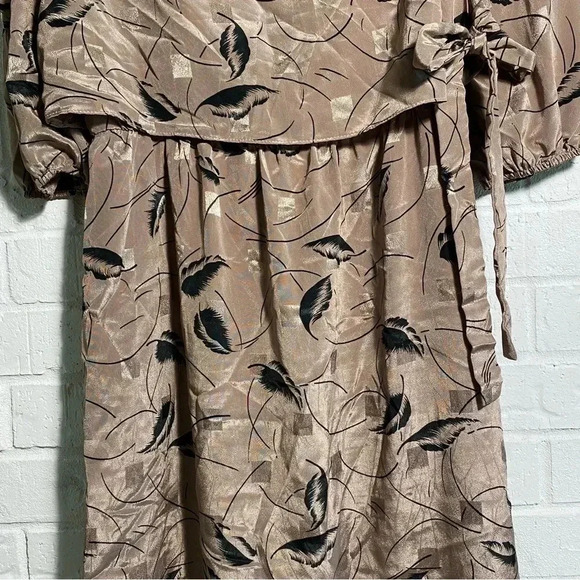 Vintage MIDI Dress with Feather Pattern Size 16 Tie Waist Brown Black Shimmer - Picture 8 of 14